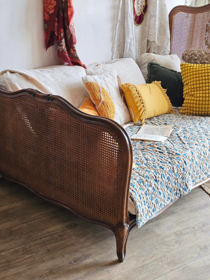 Ancien lit banquette canné Louis Philippe XXe