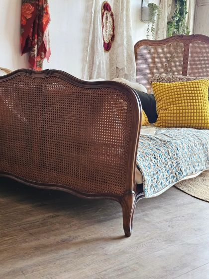 Ancien lit banquette canné Louis Philippe XXe