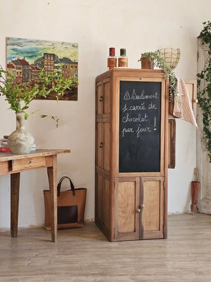 Ancien meuble de métier atypique 10 portes tableau noir