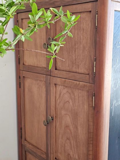 Ancien meuble de métier atypique 10 portes tableau noir