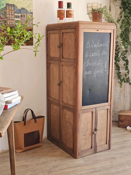 Ancien meuble de métier atypique 10 portes tableau noir