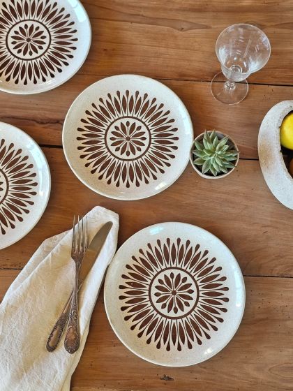 4 assiettes plates Biltons Staffordshire en Ironstone années 70 motifs soleil