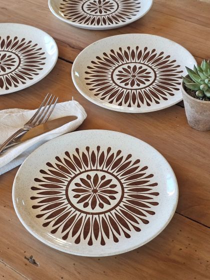 4 assiettes plates Biltons Staffordshire en Ironstone années 70 motifs soleil