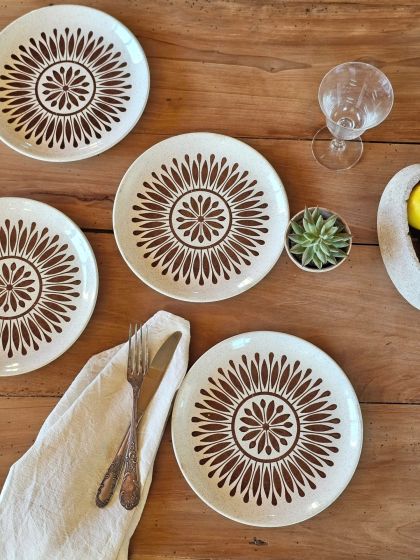4 assiettes plates Biltons Staffordshire en Ironstone années 70 motifs soleil