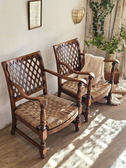 Ancienne paire de fauteuils en bois assise corde et dossier ajouré