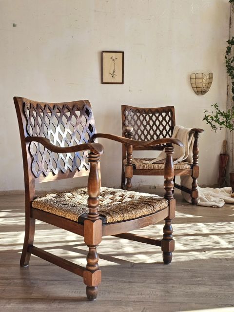 Ancienne paire de fauteuils en bois assise corde et dossier ajouré