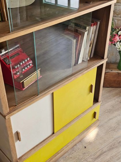 Bibliothèque vitrine années 50/60 à portes coulissantes