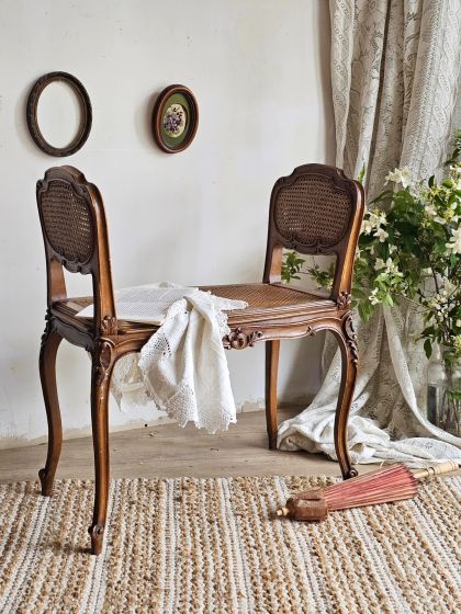 Ancienne petite banquette canné style Louis XV début XXe