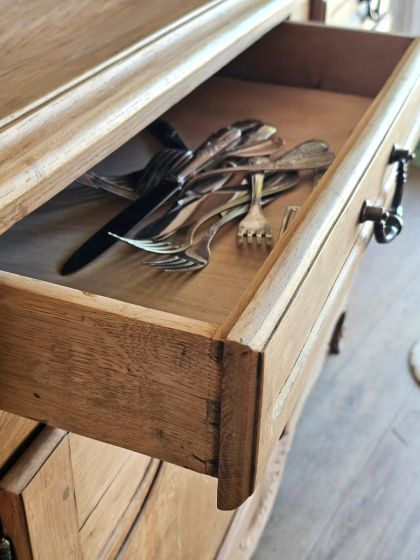 Ancien grand buffet en chêne fin XIXe début XXe