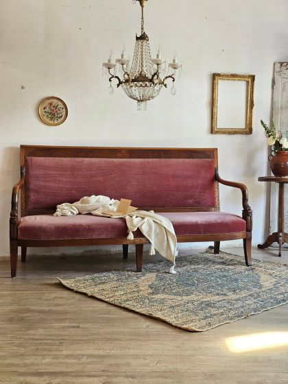 Ancienne grande banquette Restauration circa 1820 en noyer.