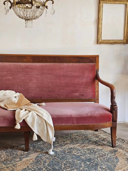 Ancienne grande banquette Restauration circa 1820 en noyer.