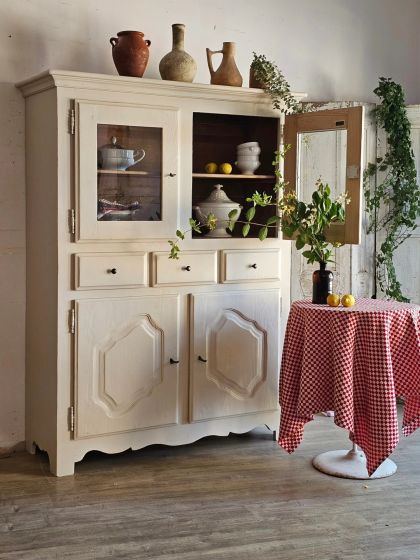 Buffet vitrine massif belles proportions