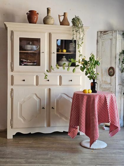 Buffet vitrine massif belles proportions