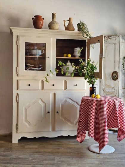 Buffet vitrine massif belles proportions