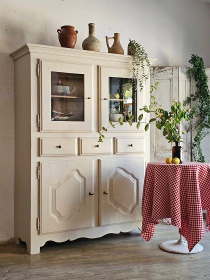 Buffet vitrine massif belles proportions