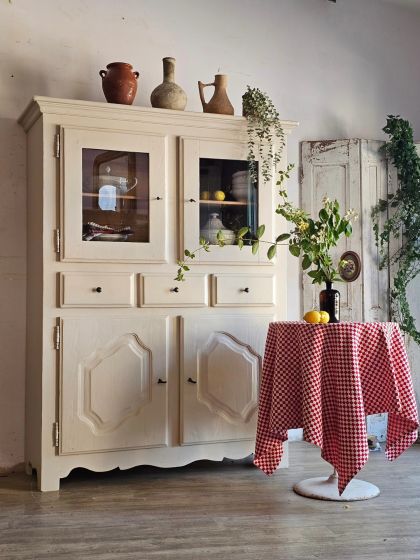Buffet vitrine massif belles proportions