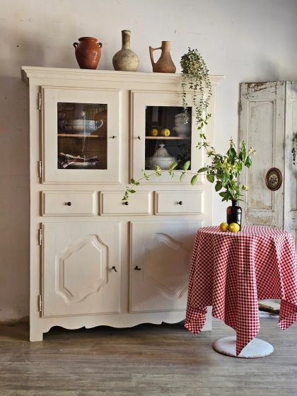 Buffet vitrine massif belles proportions
