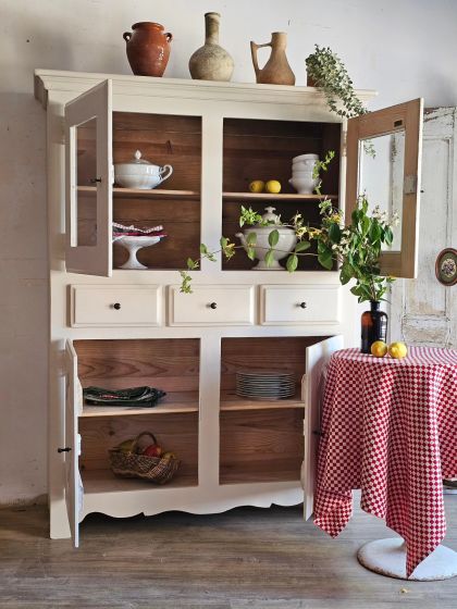 Buffet vitrine massif belles proportions