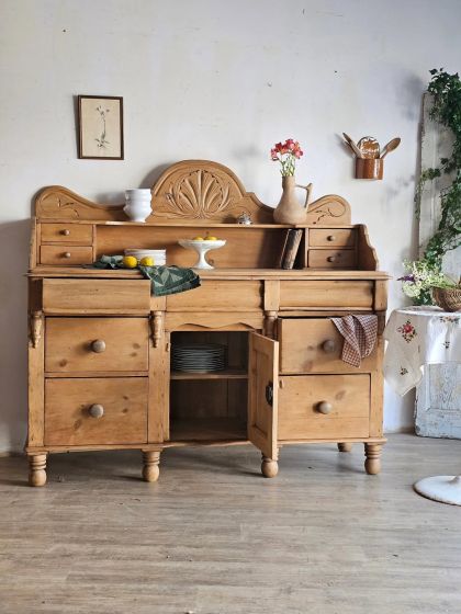 Ancien meuble d'office à gradin anglais de la fin du XIXe.