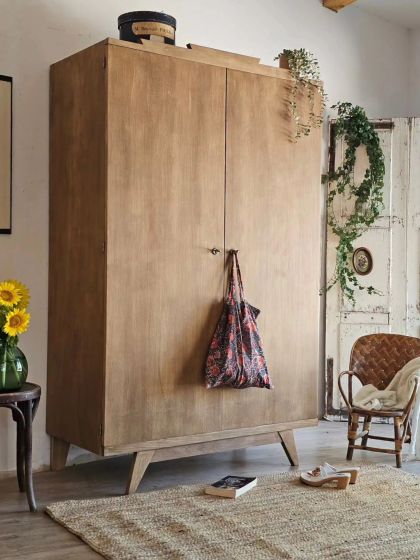 Ancienne armoire étagères penderie tiroirs pieds compas