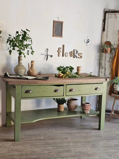 Ancien grand comptoir de fleuriste, meuble de métier établi
