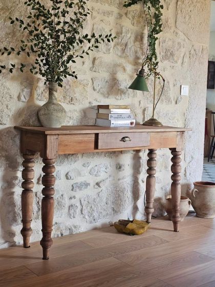 Ancienne table fin XIXe toute fine pieds tournés console