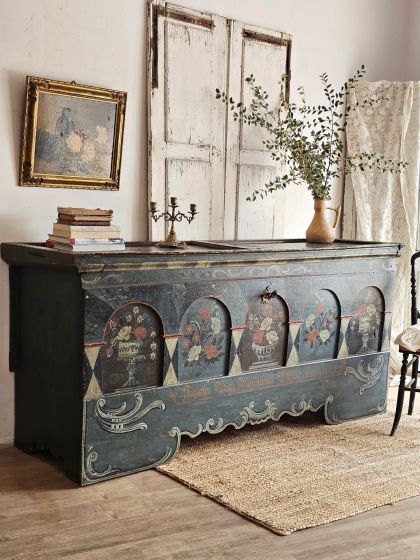 Grand coffre de mariage polychrome XXL à cinq arcades 1823