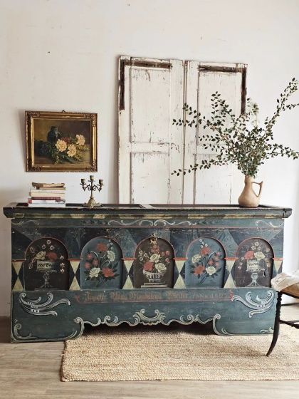 Grand coffre de mariage polychrome XXL à cinq arcades 1823