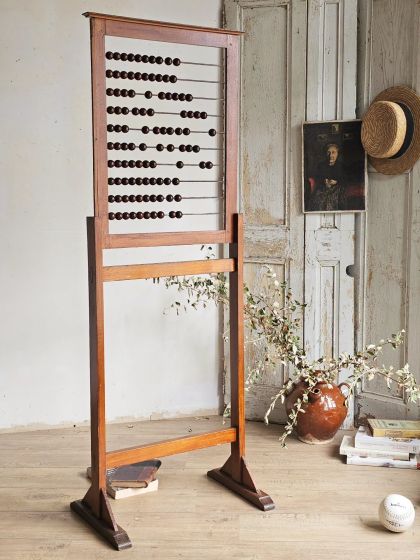 Magnifique ancien grand boulier d’école en hêtre sur pieds début XXe