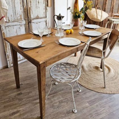 Ancienne table de ferme en frêne pieds fuseaux
