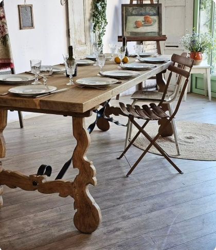 Ancienne grande table espagnole en chêne massif et fer forgé style baroque